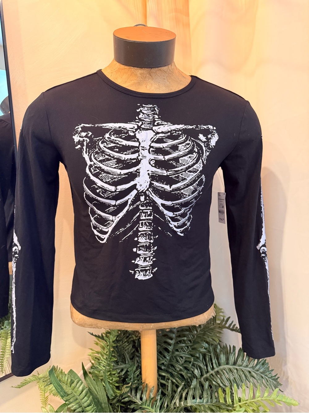 Ardene Black Long-Sleeve Skeleton Ribcage Graphic Tee
